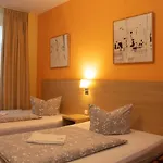 Maximilian Hotel