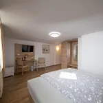 Maximilian Hotel