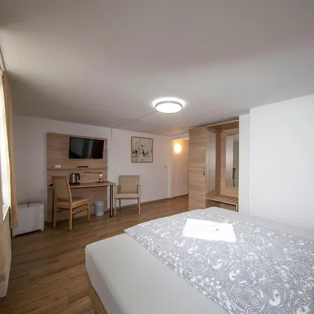 Maximilian Hotel